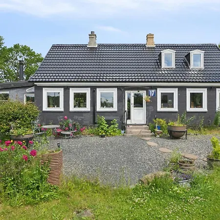 Nature Escape With Views Of Open Fields Ferienhaus *